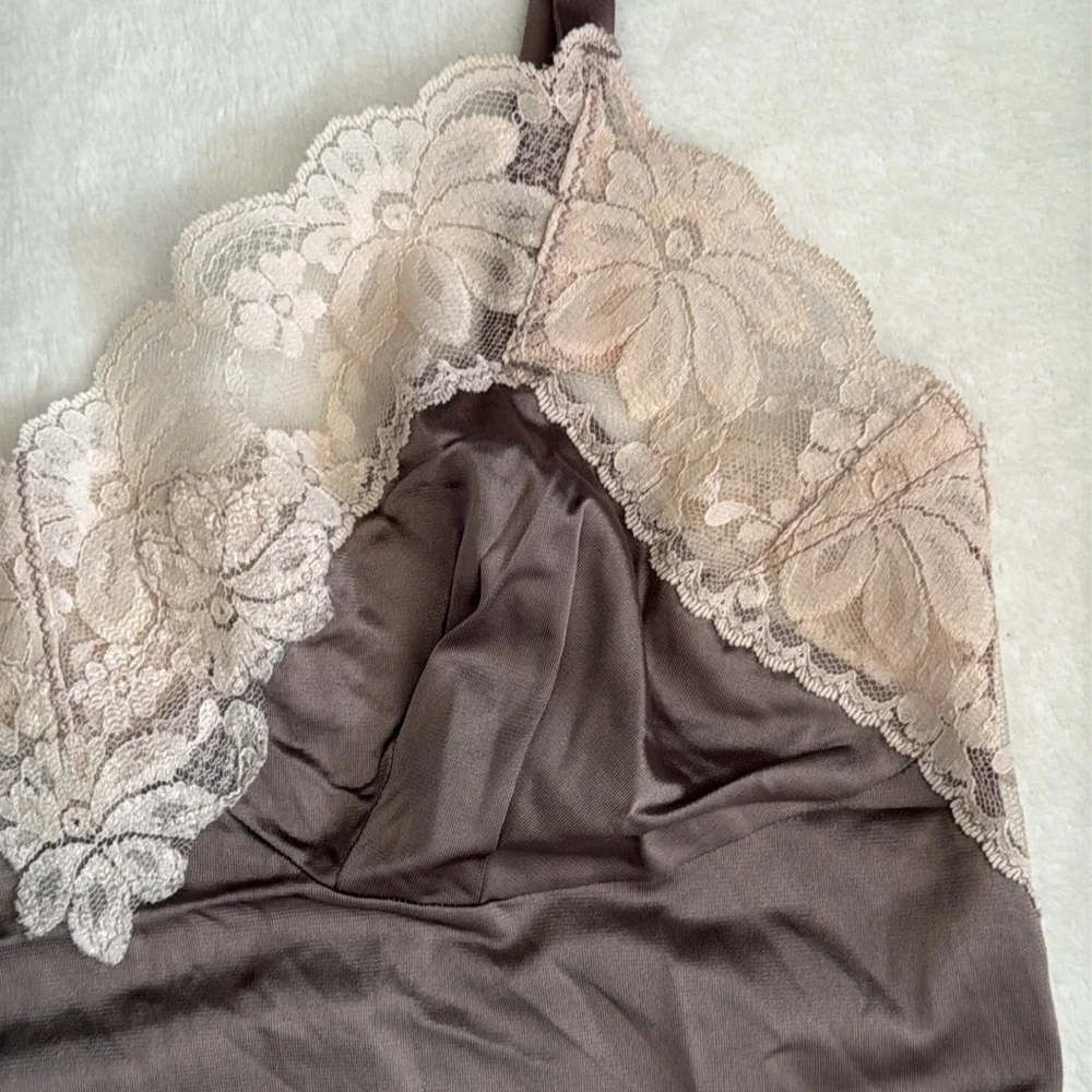 {VTG} Lorraine | 70s 80s Babydoll Scallop Floral Lace Trim Nylon Full Slip Dress - Picture 6 of 16